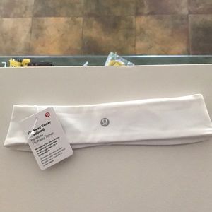 LuluLemon Fly Away Tamer Headband